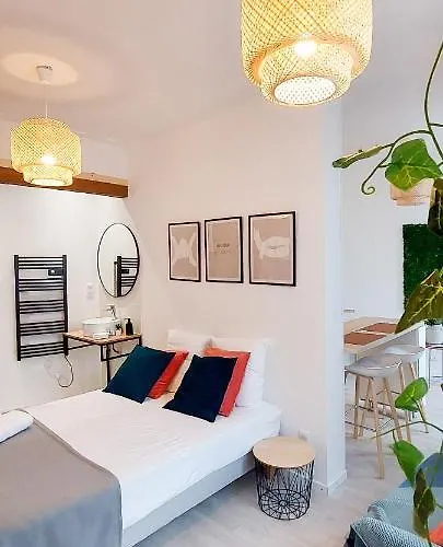 Artpink - Ideal Pros - Proche Commerces - Agathor Apartment Montlucon