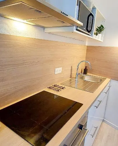 Artpink - Ideal Pros - Proche Commerces - Agathor Apartment